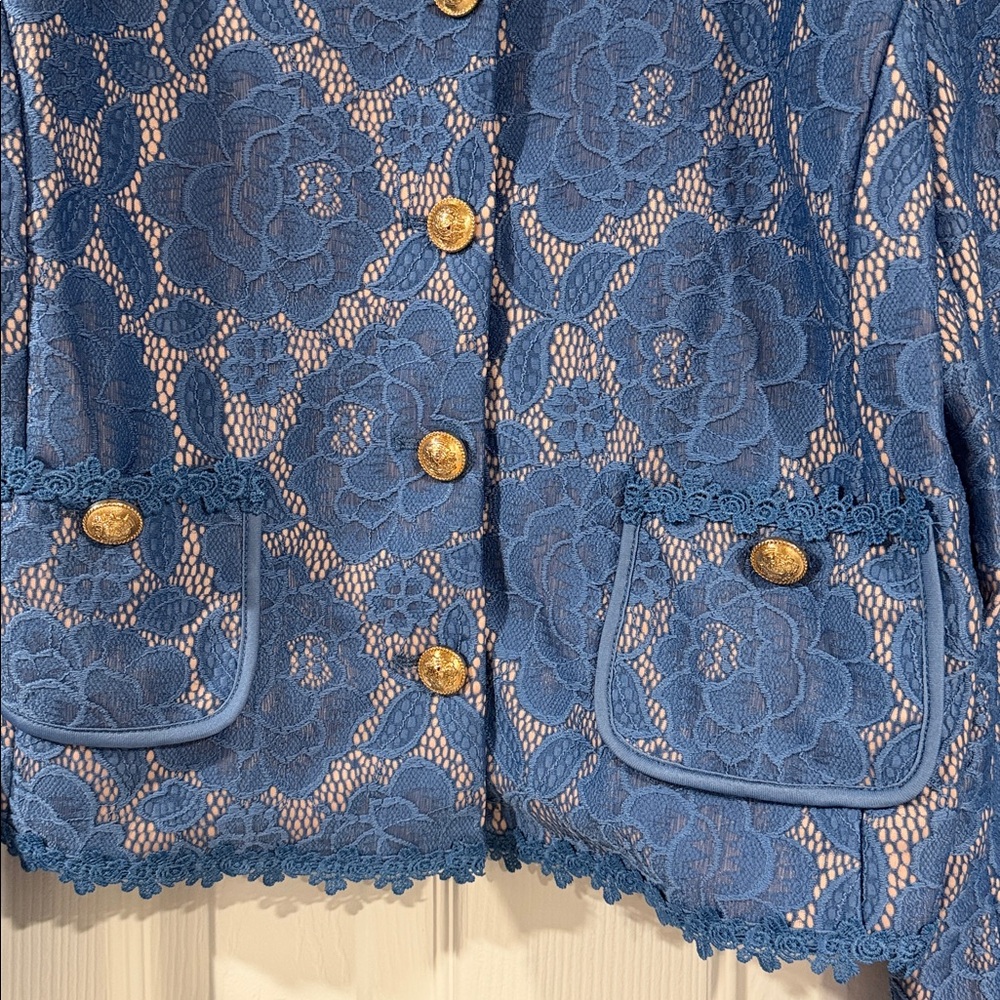 New Tahari ASL Royal Blue Lace Cropped Blazer with Gold Buttons size 14 - Picture 5 of 7